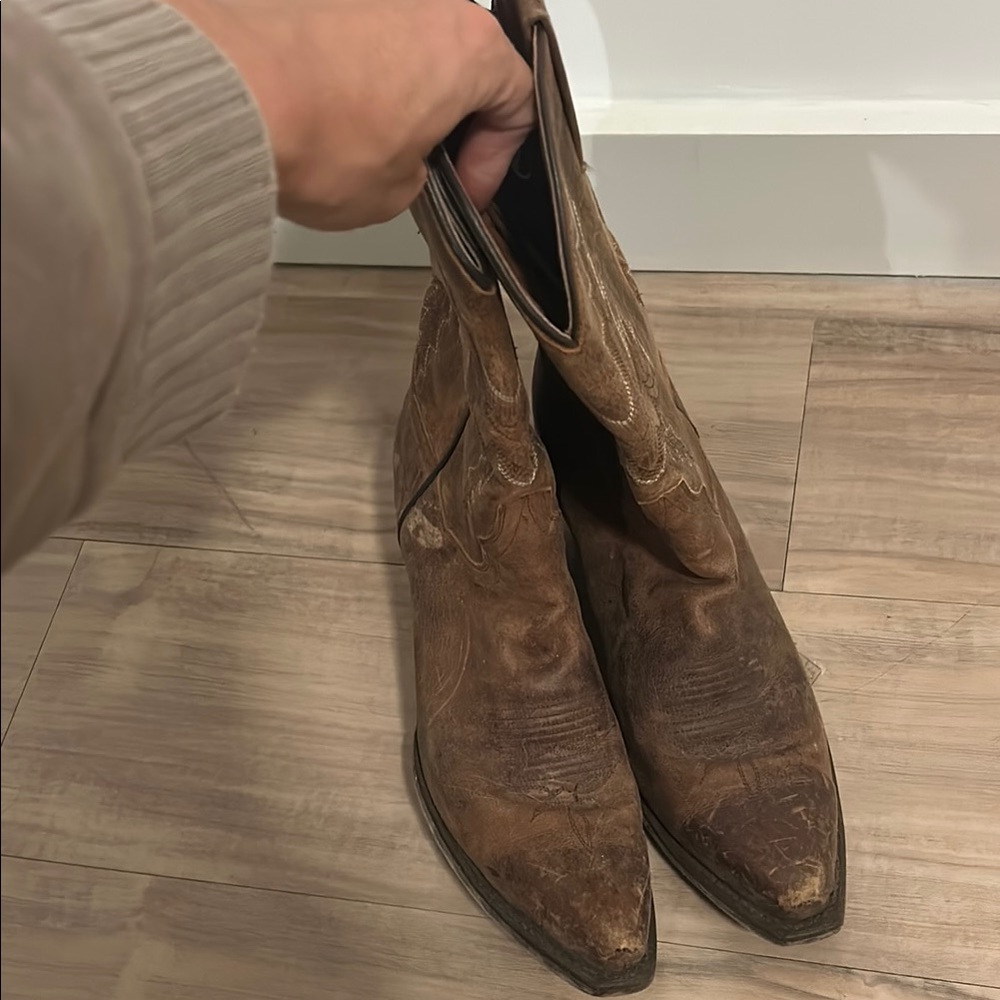 Mid calf cowgirl boots